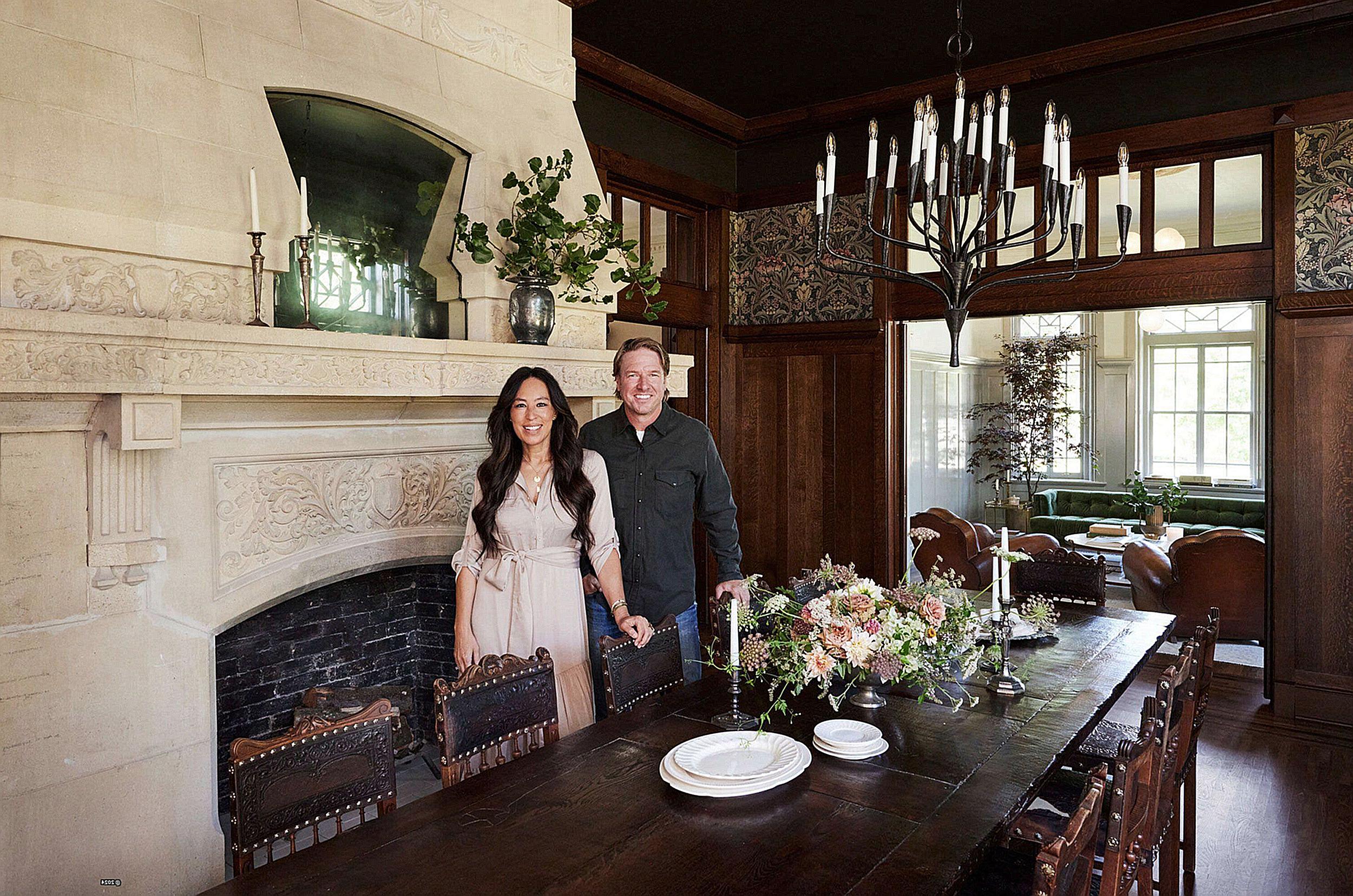 The Amazing Chip Joanna Gaines Wealth - How Rich Are the TV Stars Really-2